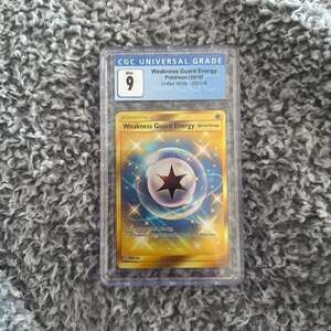 Weakness Guard Energy 258/236 Gold Secret Rare Unified Minds
